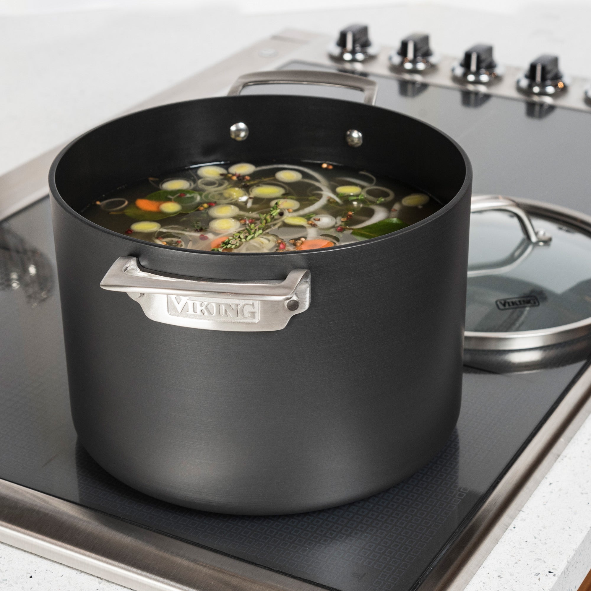 8 Quart Nonstick Stock Pot: Perfect for Cooking Large Meals