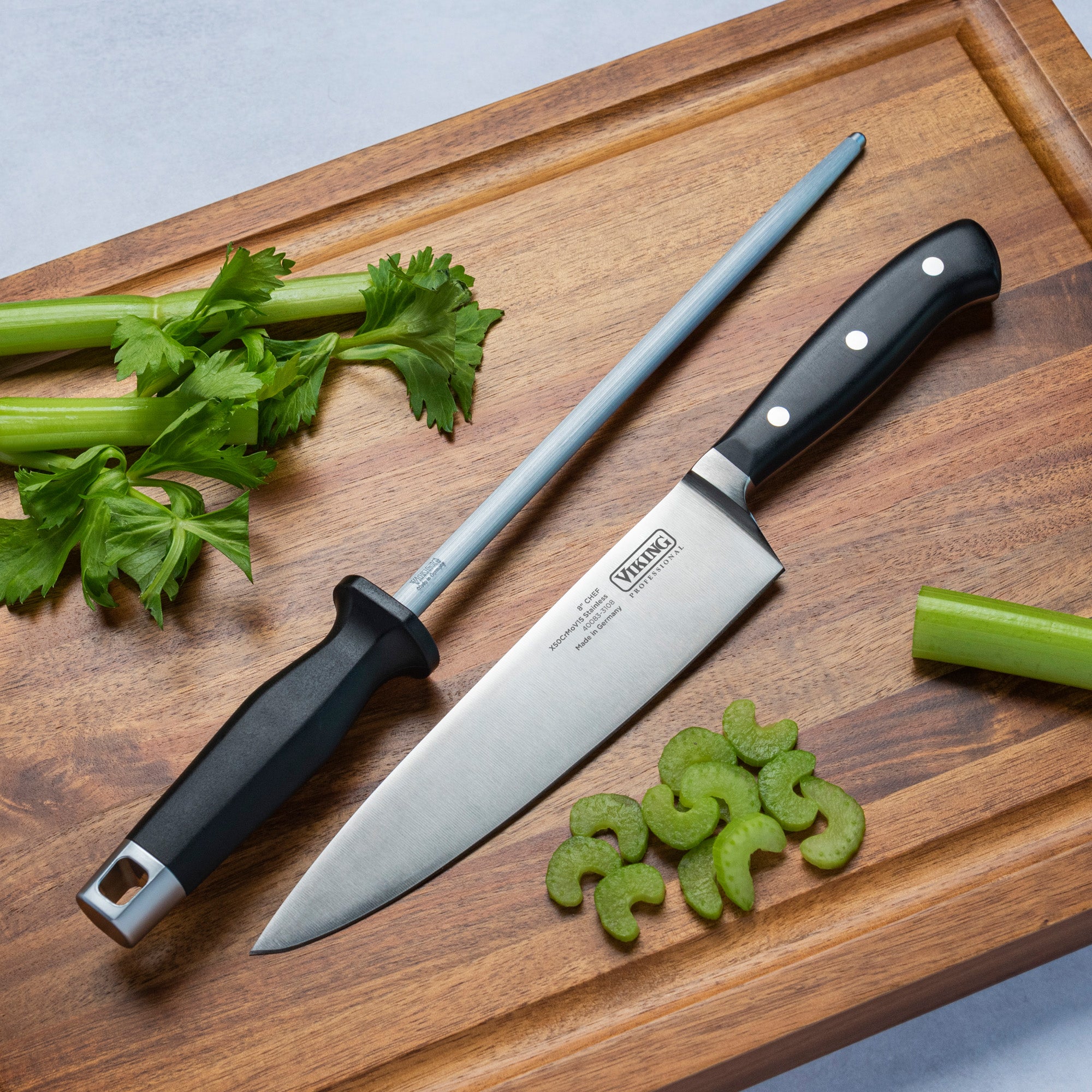 LOt of 4 Kitchen Knives 1 sharpener Assorted Brands bread knife kitchen  cutliery