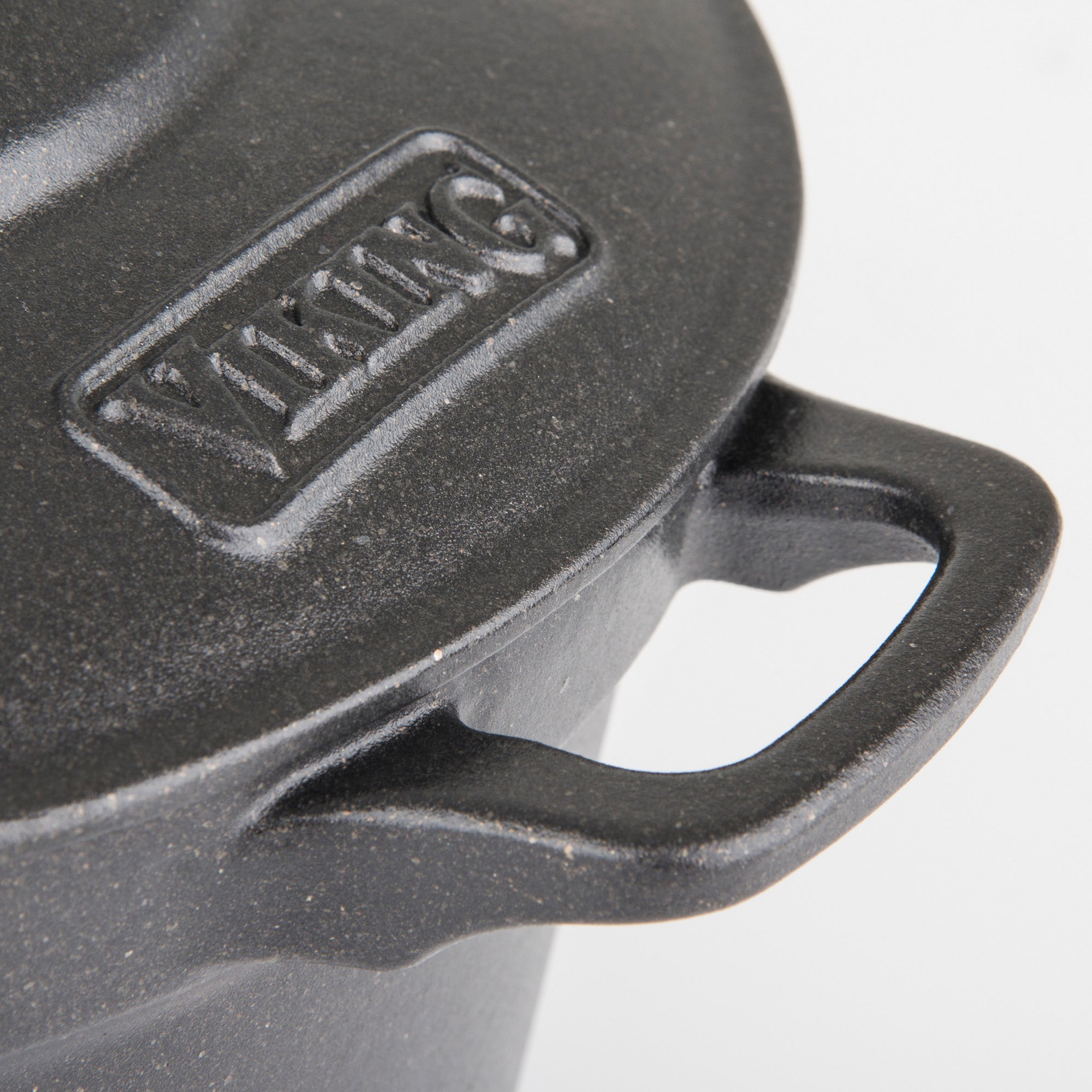 Viking Cast Iron 5-Quart Dutch Oven