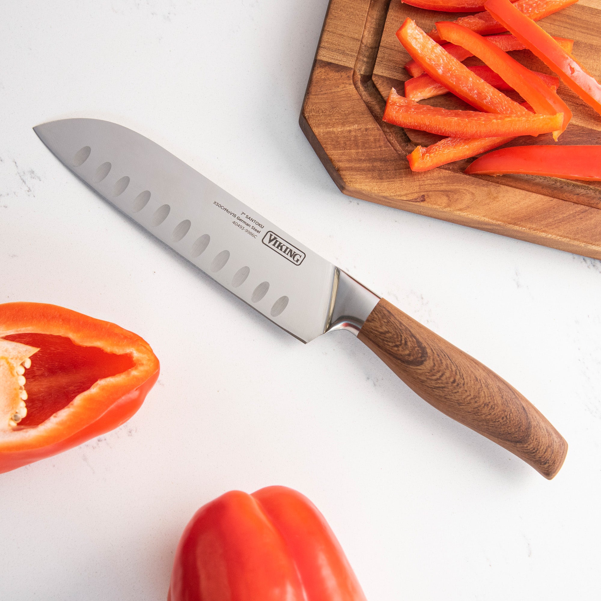 https://www.vikingculinaryproducts.com/cdn/shop/products/40493-9986CSantoku_LS_01.jpg?v=1675116074